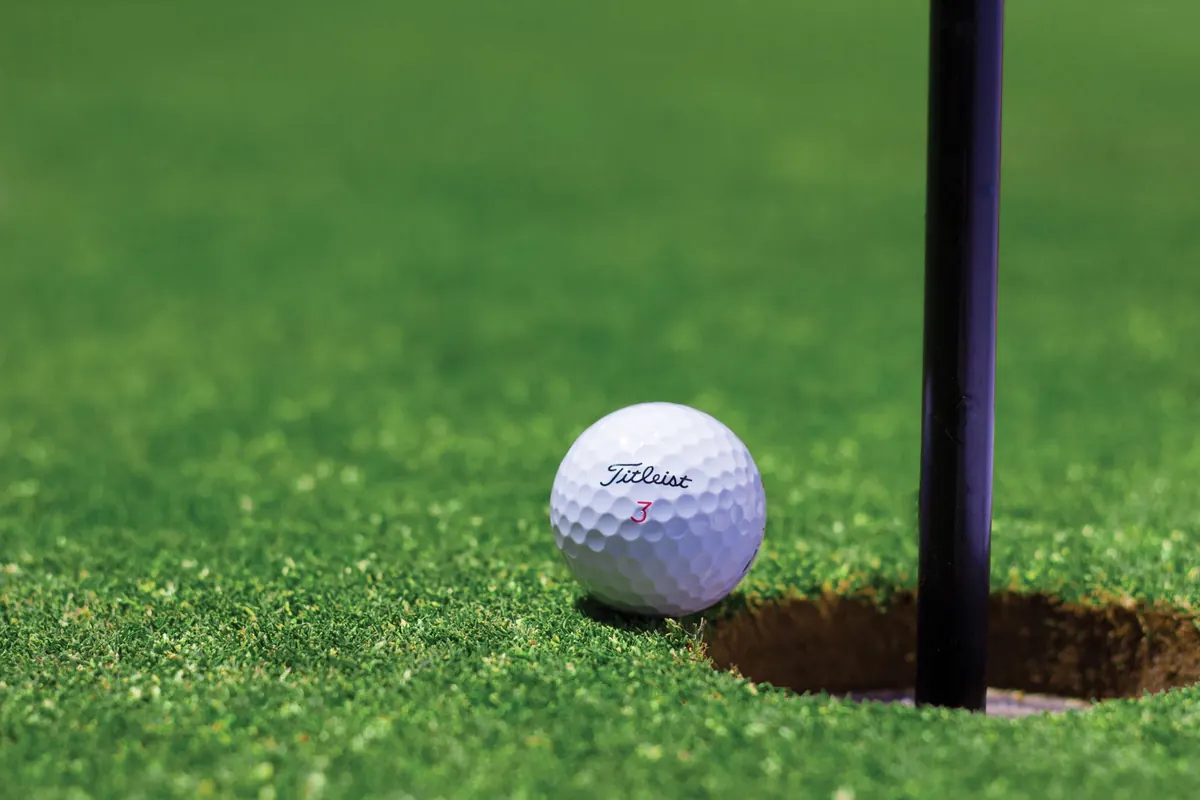 Single vs. Double Canopy Golf Umbrellas: What's the Difference?